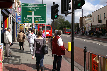 Straßenschild auf Denmark Hill, Camberwell, London, England